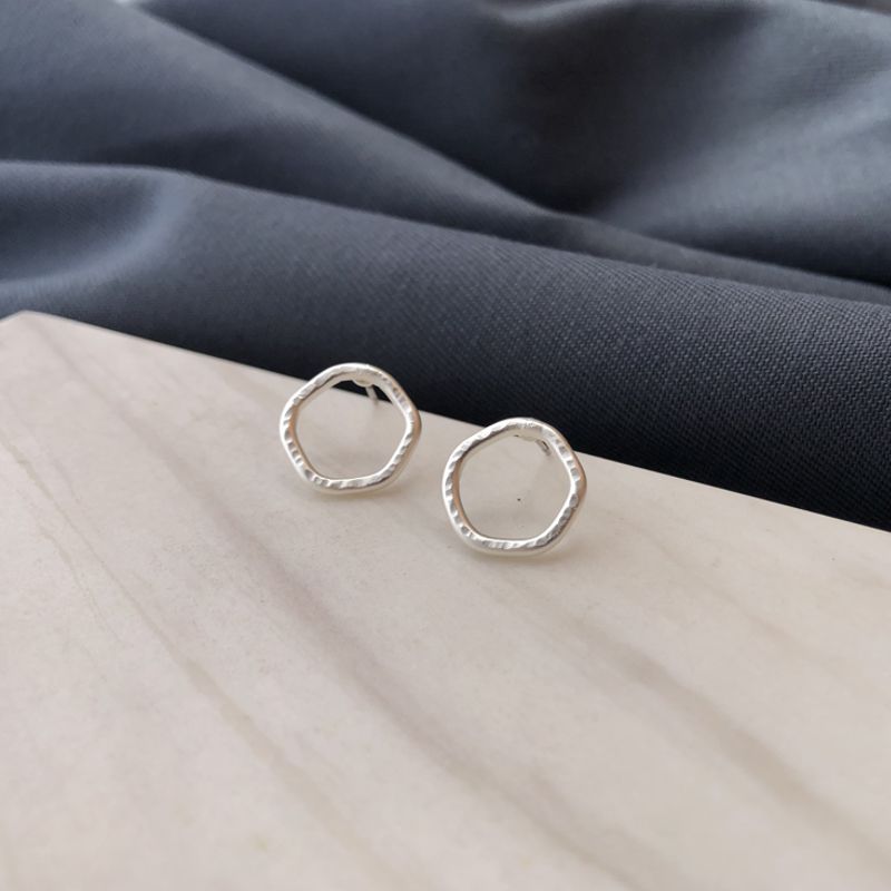 Aretes topos aros baño plata Aretes topos aros baño plata